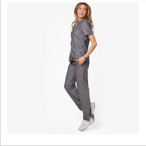 Figs scrub set pre -owned